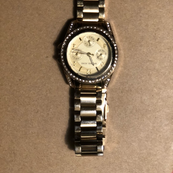 Micheal Kors - Picture 1 of 1